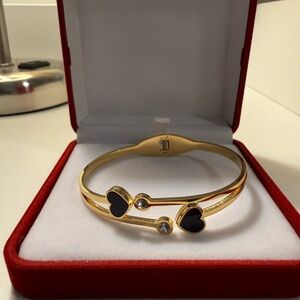 Peruvian Gold-Tone Black Heart Enamel Hinged Bracelet – NWOT